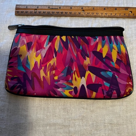 Beach by CLC Handbag. Neoprene. Make up bag. Purse bag. Colorful. - Picture 3 of 4